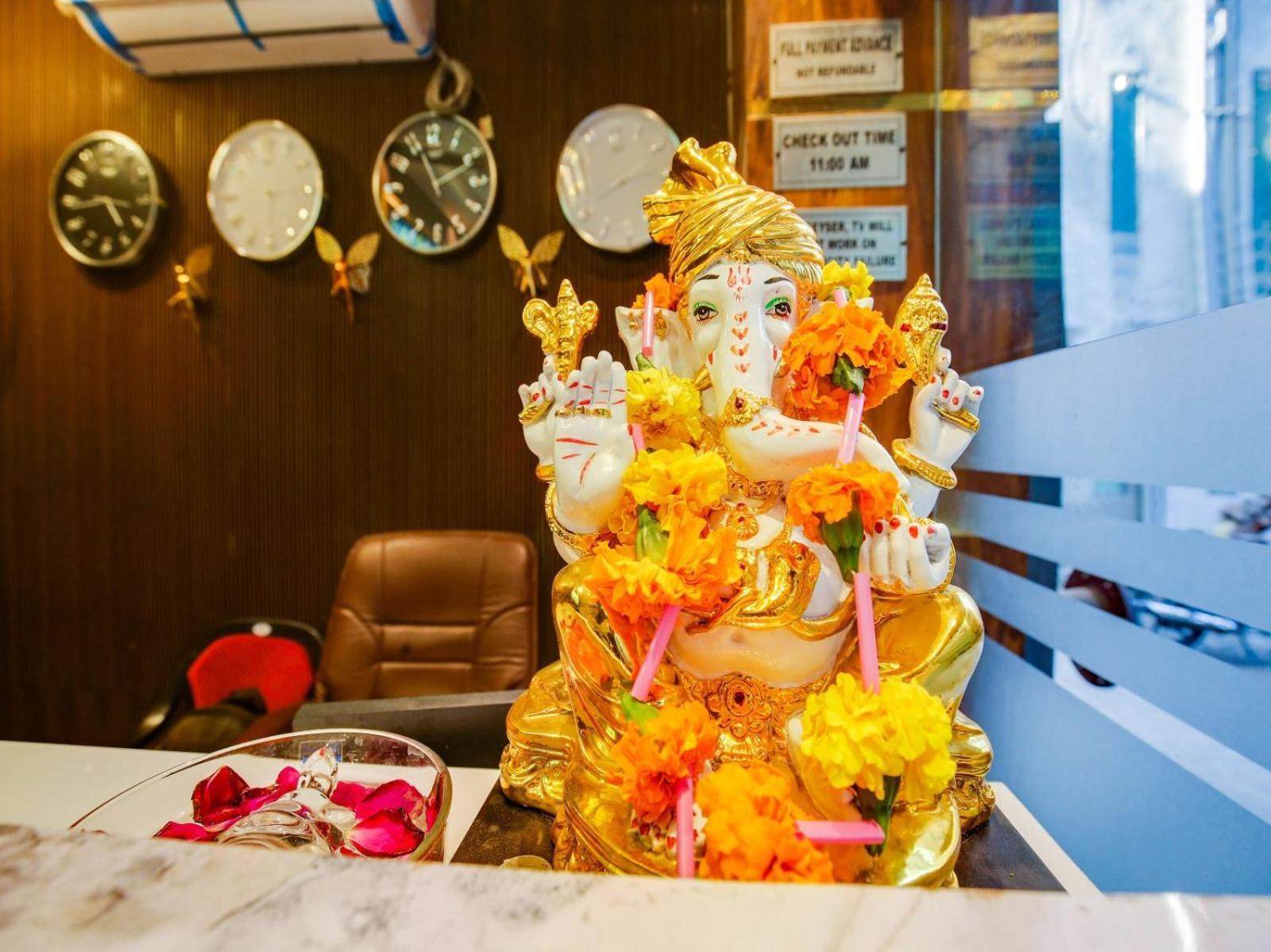 Hotel Holiday First 300 Meter From Golden Temple Amritsar Luaran gambar
