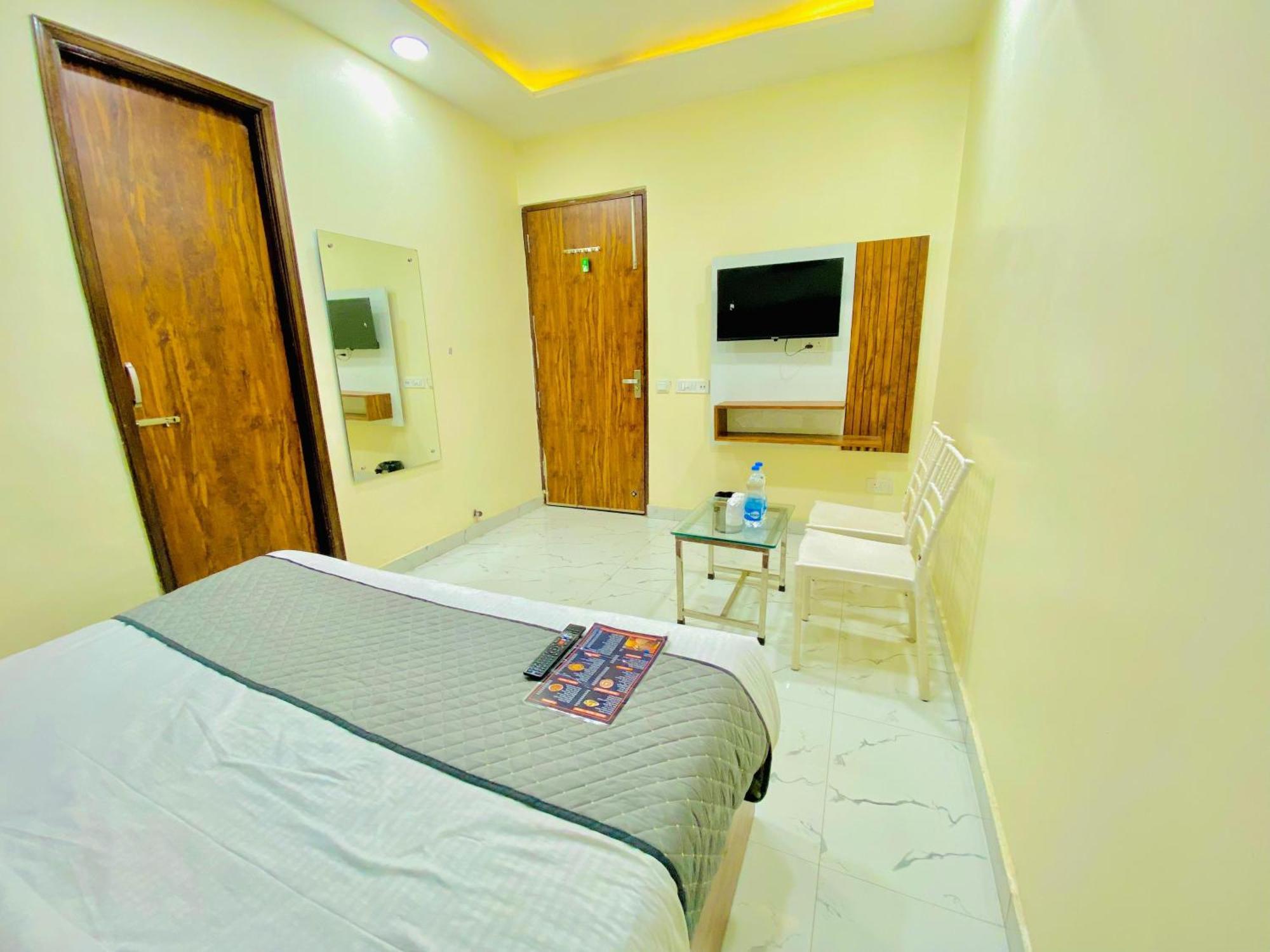 Hotel Holiday First 300 Meter From Golden Temple Amritsar Luaran gambar