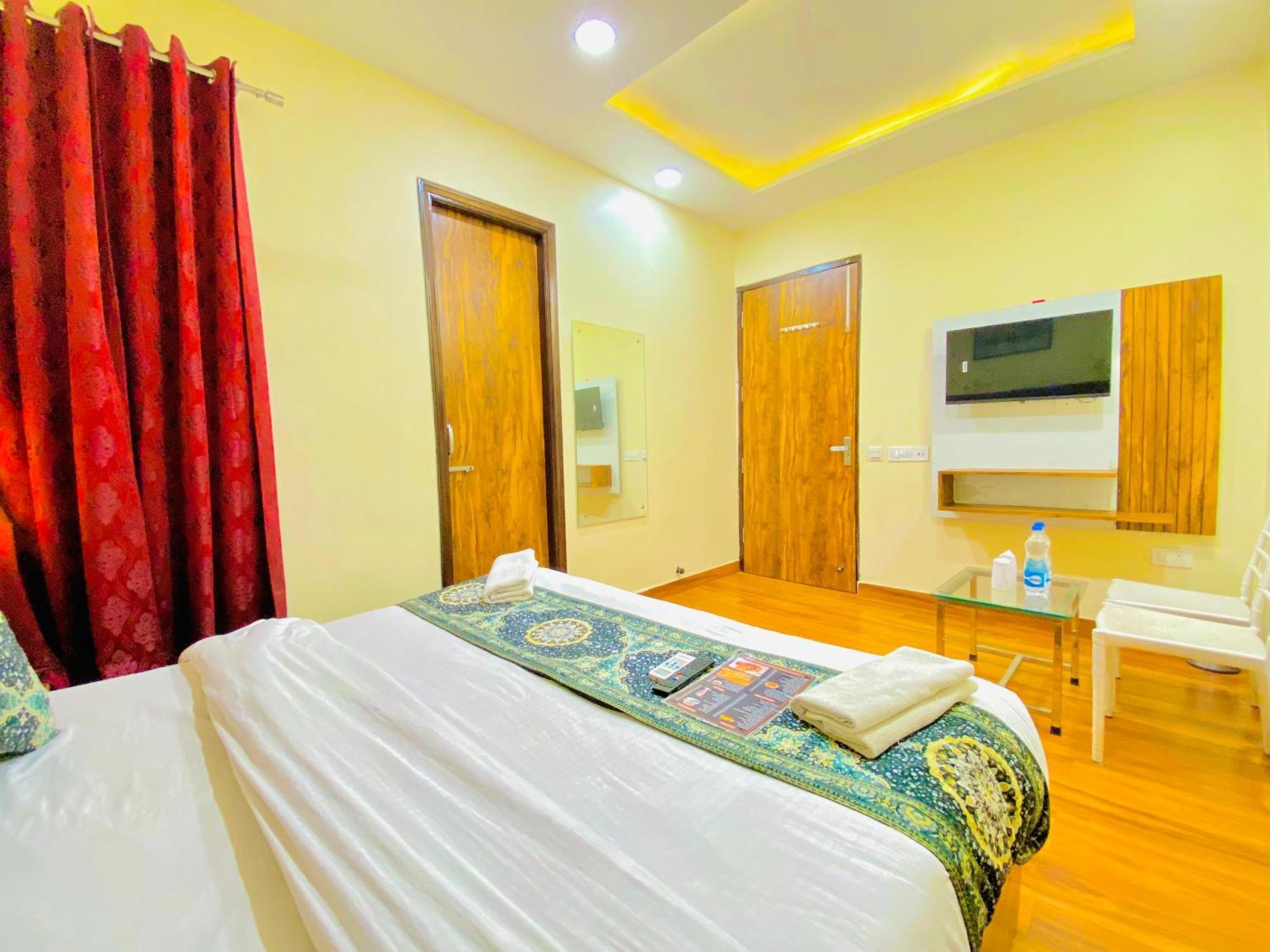 Hotel Holiday First 300 Meter From Golden Temple Amritsar Luaran gambar