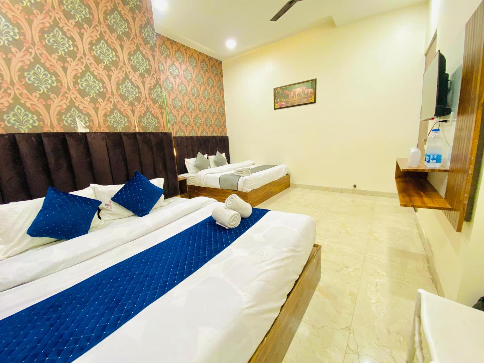 Hotel Holiday First 300 Meter From Golden Temple Amritsar Luaran gambar